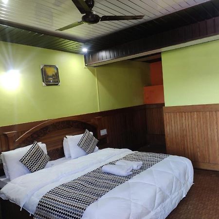 Hotel Deepraj, Kausani Eksteriør bilde