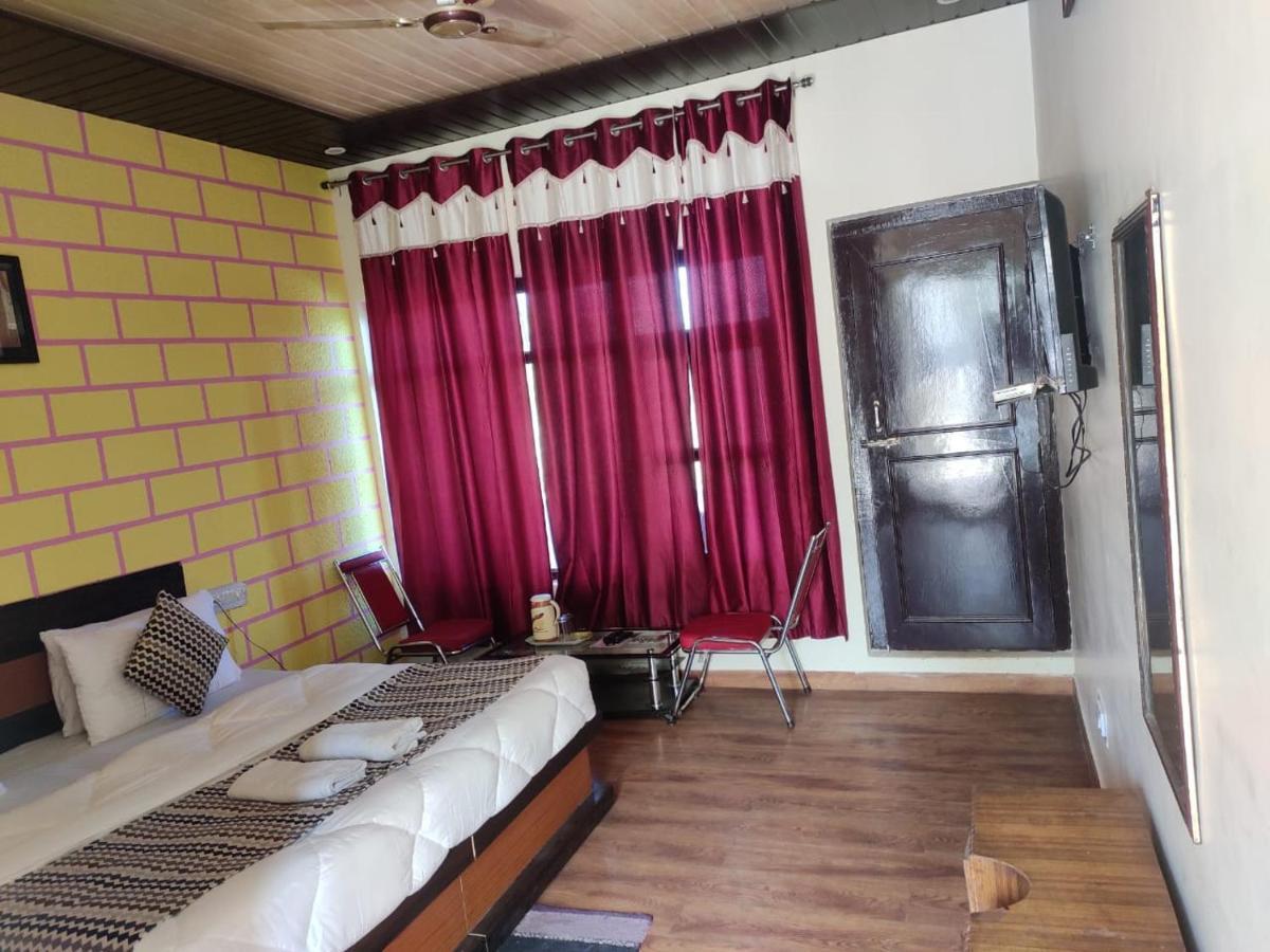 Hotel Deepraj, Kausani Eksteriør bilde