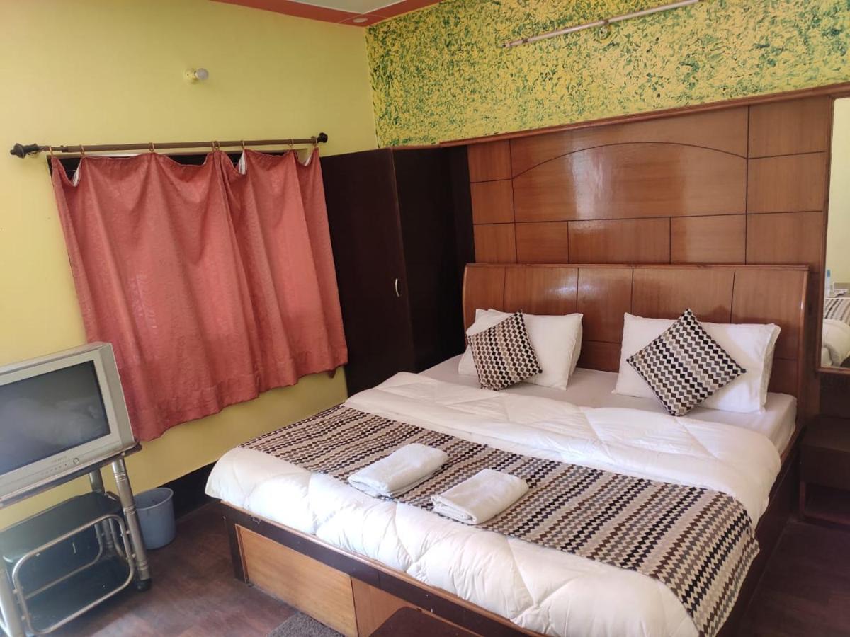 Hotel Deepraj, Kausani Eksteriør bilde