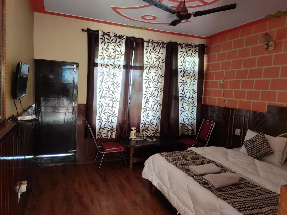 Hotel Deepraj, Kausani Eksteriør bilde