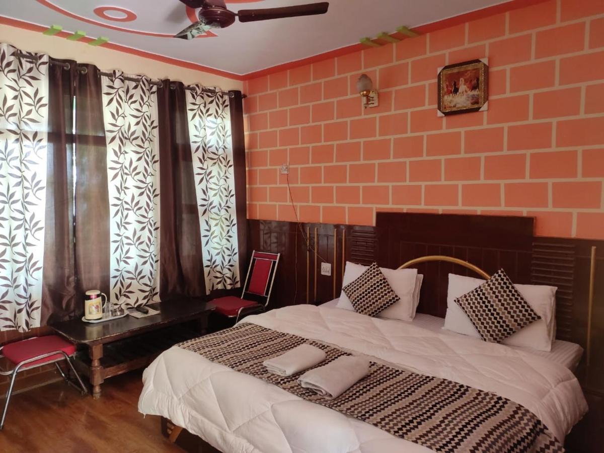 Hotel Deepraj, Kausani Eksteriør bilde
