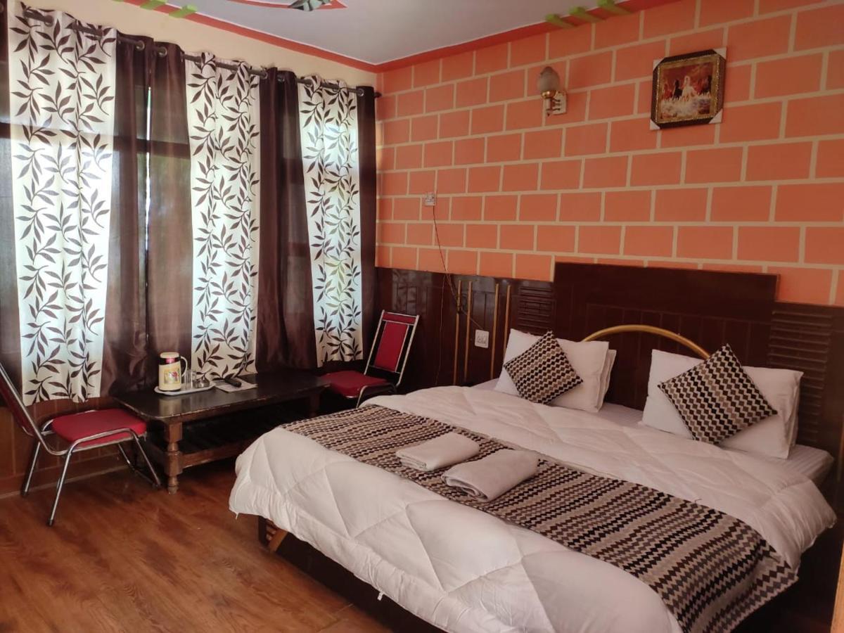 Hotel Deepraj, Kausani Eksteriør bilde