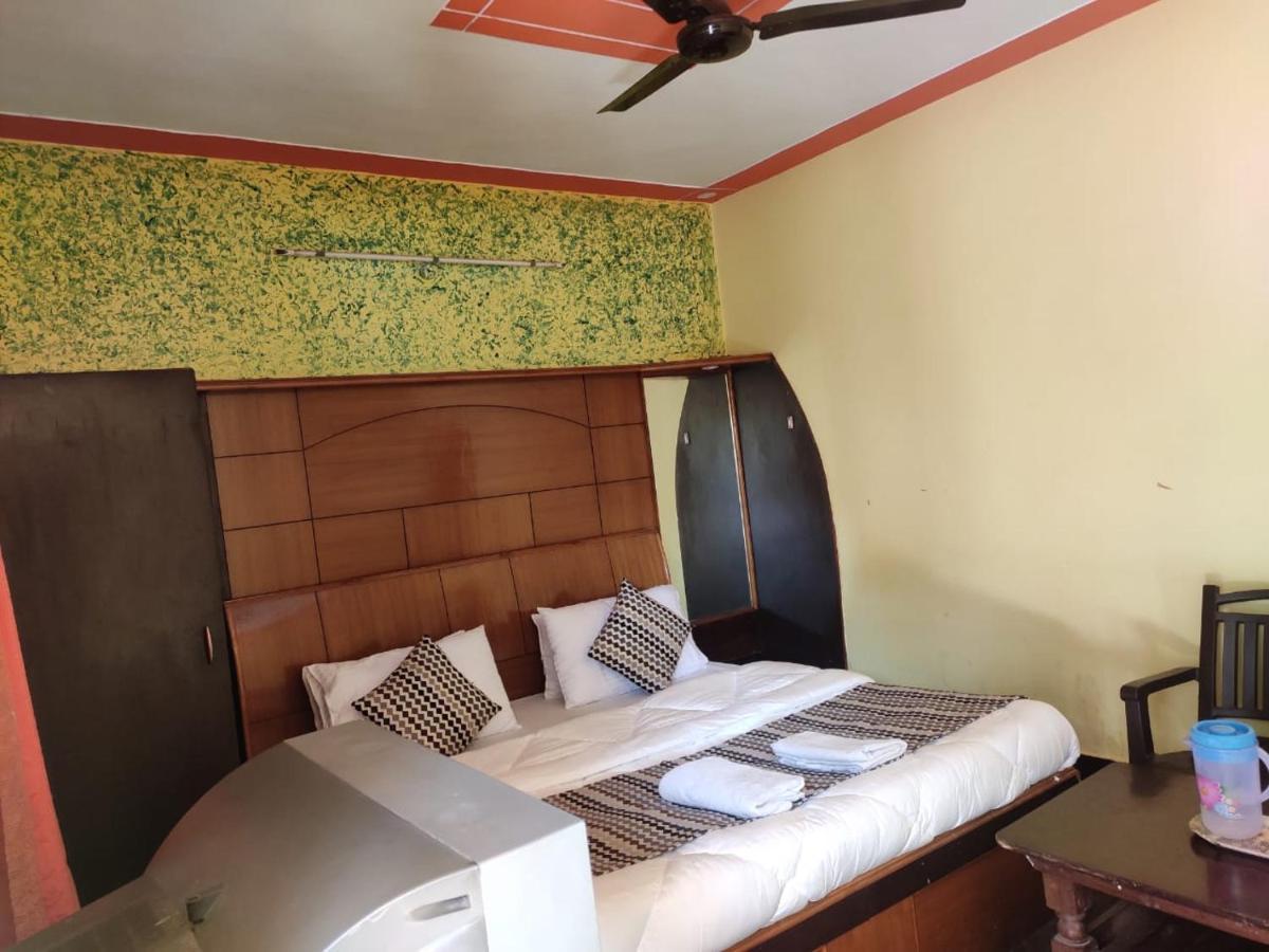Hotel Deepraj, Kausani Eksteriør bilde