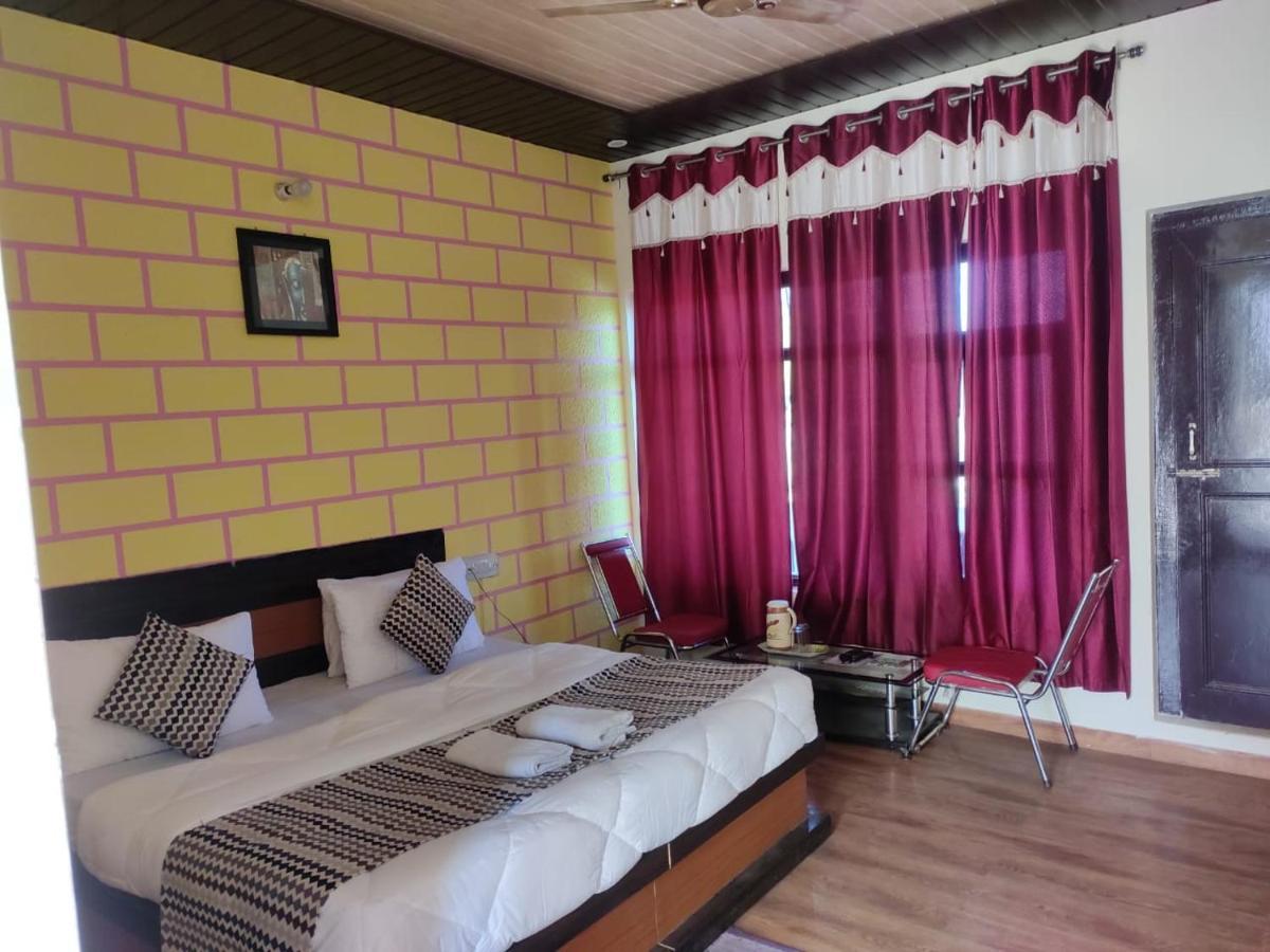 Hotel Deepraj, Kausani Eksteriør bilde
