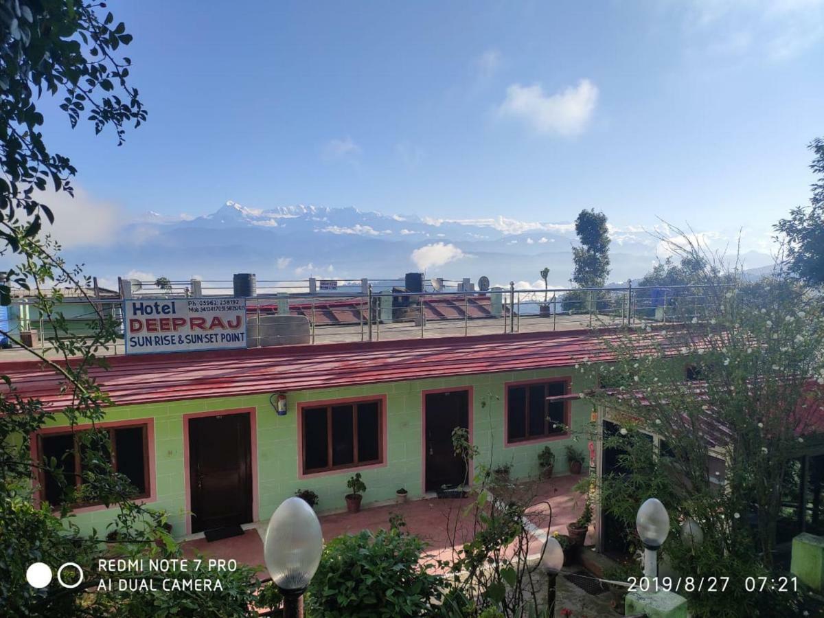 Hotel Deepraj, Kausani Eksteriør bilde